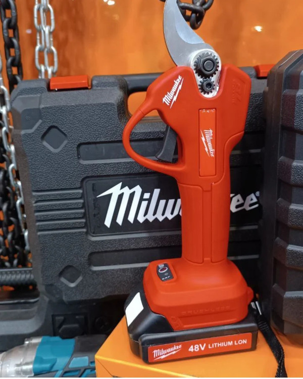 خرید قیچی شارژی ۳۶ ولت میلواکی مدل 36V مخصوص باغبانی در ابزار کلهر