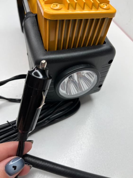 پمپ باد دیوالت 12V2F نمای پشت