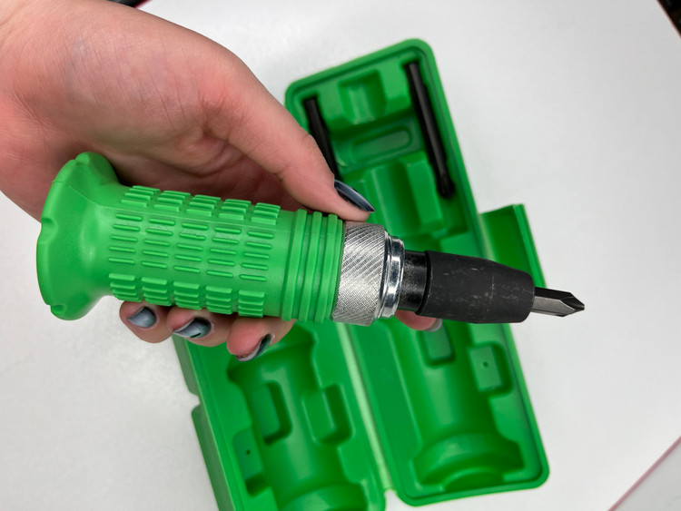 پیچ گوشتی تقه ای باس مدل ۴۰۰۸ از نمای بغل