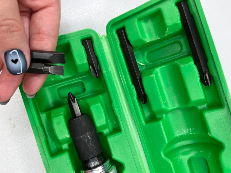 پیچ گوشتی تقه ای باس ۸ تکه نمای بغل