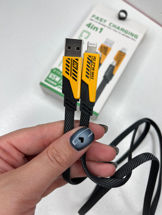 کابل ۴ کاره شارژر چند منظوره نمای نزدیک